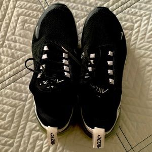 Women’s Nike Air 270